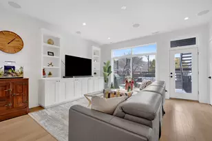 1533 W Barry Ave, Chicago, IL 60657 - Photo 9