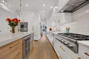 1533 W Barry Ave, Chicago, IL 60657 - Photo 5