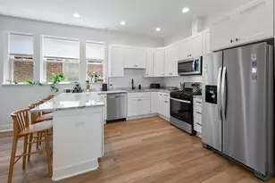 824 N Maplewood Ave, Chicago, IL 60622 - Photo 3