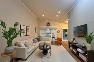 129 Warwick St, Park Forest, IL 60466 - Photo 3