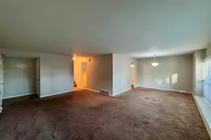 900 W Strieff Ln, Glenwood, IL 60425 - Photo 15