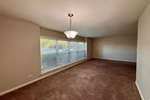 900 W Strieff Ln, Glenwood, IL 60425 - Photo 3