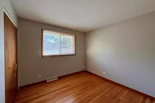 15542 South Park Ave, South Holland, IL 60473 - Photo 9