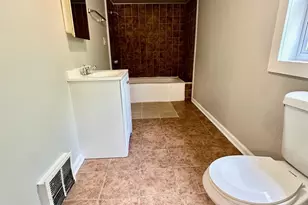 50 Sheridan St, Elgin, IL 60123 - Photo 17