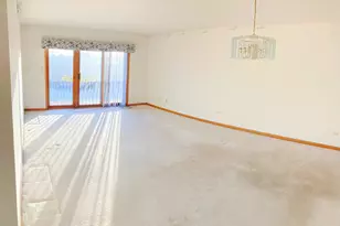 11020 S Keating Ave, Oak Lawn, IL 60453 - Photo 3