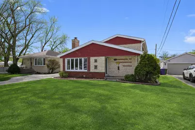 9016 S 48th Court, Oak Lawn, IL 60453 - Photo 1