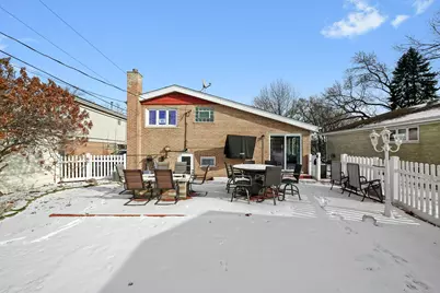 9016 S 48th Court, Oak Lawn, IL 60453 - Photo 3