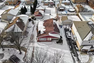 9016 S 48th Ct, Oak Lawn, IL 60453 - Photo 5