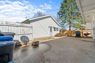 29 W Oak St, Piper City, IL 60959 - Photo 13