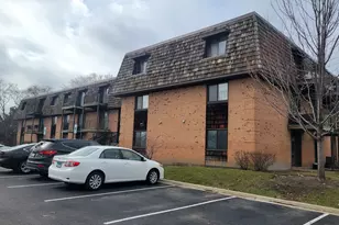 1 Oak Creek Dr, Buffalo Grove, IL 60089 - Photo 13