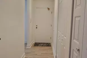 1 Oak Creek Dr, Buffalo Grove, IL 60089 - Photo 5