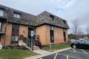 1 Oak Creek Dr, Buffalo Grove, IL 60089 - Photo 1