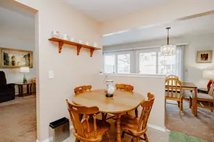 317 Woodbury Ct, Schaumburg, IL 60193 - Photo 9