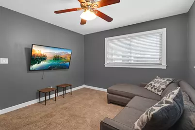 605 Tanglewood Drive, Streamwood, IL 60107 - Photo 15