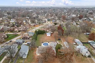 2062 30th St, Rock Island, IL 61201 - Photo 3