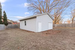 2062 30th St, Rock Island, IL 61201 - Photo 39