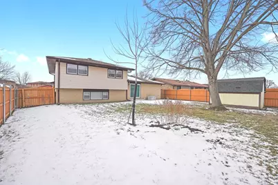 11201 S Deerpath Lane, Palos Hills, IL 60465 - Photo 19