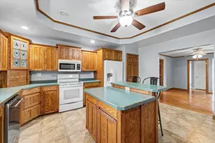 726 E Thompson Ave, Hoopeston, IL 60942 - Photo 15