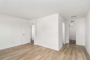 1467 Fairlane Dr, Schaumburg, IL 60193 - Photo 9