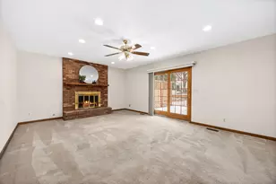 1810 Huntington Rd, Saint Charles, IL 60174 - Photo 15