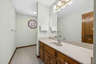 1810 Huntington Rd, Saint Charles, IL 60174 - Photo 23