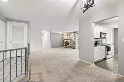 194 Grove Avenue #A, Des Plaines, IL 60016 - Photo 3