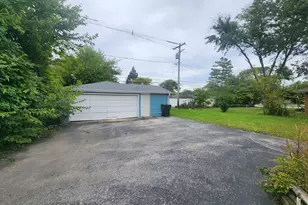 1208 Evergreen Rd, Homewood, IL 60430 - Photo 3