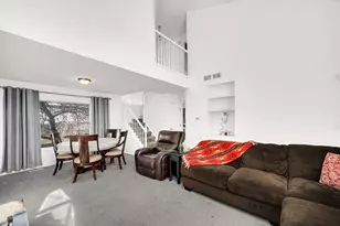 7 Dogwood Ct, Lake in the Hills, IL 60156 - Photo 7