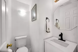 7 Dogwood Ct, Lake in the Hills, IL 60156 - Photo 11