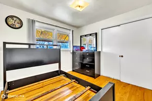 7528 Kenneth Ave, Skokie, IL 60076 - Photo 17