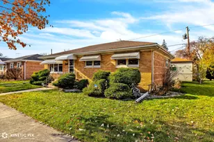 7528 Kenneth Ave, Skokie, IL 60076 - Photo 3