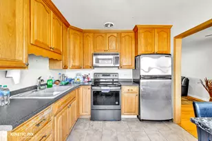 7528 Kenneth Ave, Skokie, IL 60076 - Photo 11