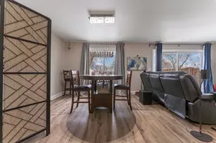 513 Jill Ln, Bolingbrook, IL 60440 - Photo 5