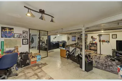 1941 N Harding Avenue, Chicago, IL 60647 - Photo 35