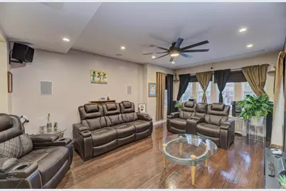 1941 N Harding Avenue, Chicago, IL 60647 - Photo 5