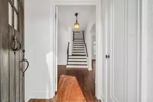 526 W Jackson St, Woodstock, IL 60098 - Photo 3