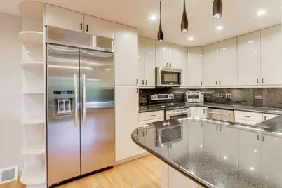 300 Boardwalk Place, Park Ridge, IL 60068 - Photo 11