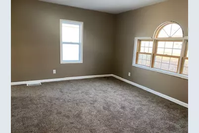 109 W Iowa Street, Spring Valley, IL 61362 - Photo 9