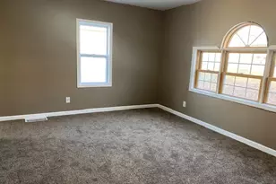 109 W Iowa St, Spring Valley, IL 61362 - Photo 9