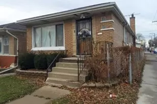 9314 S Colfax Ave, Chicago, IL 60617 - Photo 3