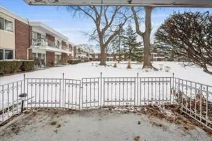 127 N Wolf Rd, Wheeling, IL 60090 - Photo 13