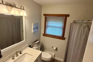 1270 Benson Ln, Green Oaks, IL 60048 - Photo 9