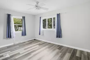 910 Dawn Ct, Dekalb, IL 60115 - Photo 7