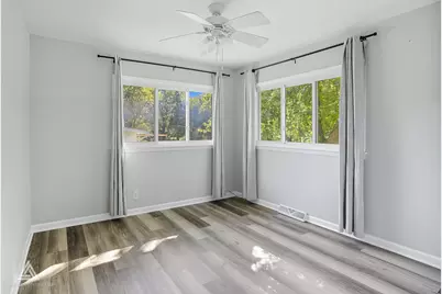 910 Dawn Court, Dekalb, IL 60115 - Photo 9