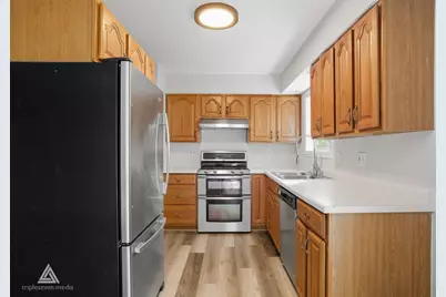 910 Dawn Court, Dekalb, IL 60115 - Photo 5