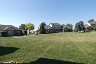 627 N Edgemere Dr, Bourbonnais, IL 60914 - Photo 29