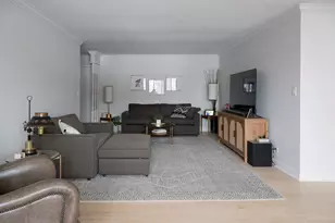 448 Raintree Ct, Glen Ellyn, IL 60137 - Photo 3