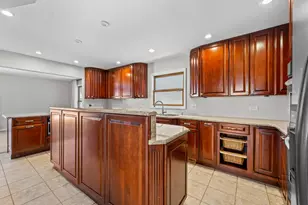 9 Edgewood Rd, Vernon Hills, IL 60061 - Photo 19