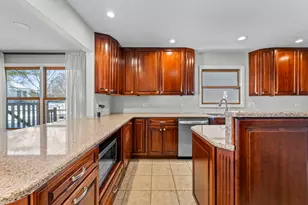 9 Edgewood Rd, Vernon Hills, IL 60061 - Photo 13