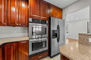 9 Edgewood Rd, Vernon Hills, IL 60061 - Photo 17